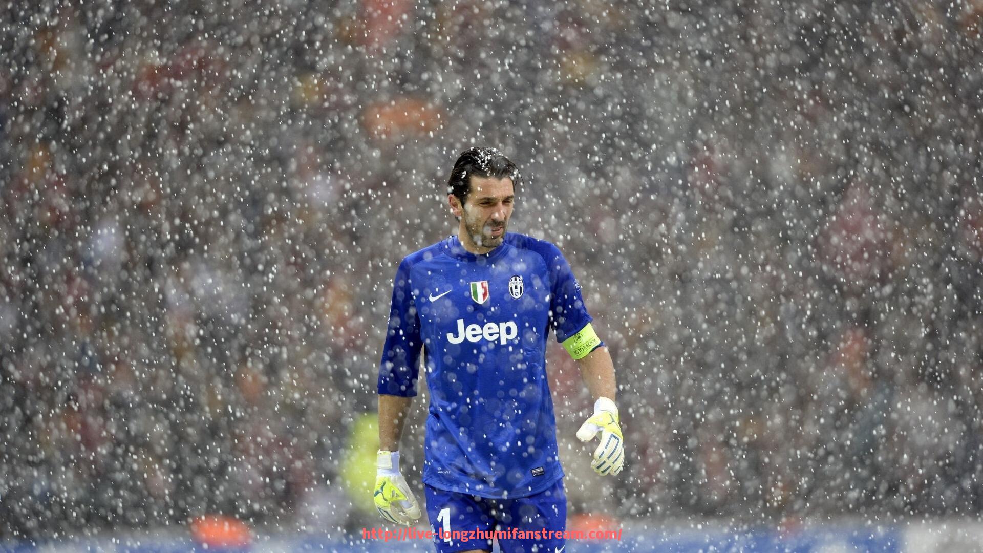 龙珠直播-宣传助威两不误：世俱杯球迷现场互动宣传活动创意